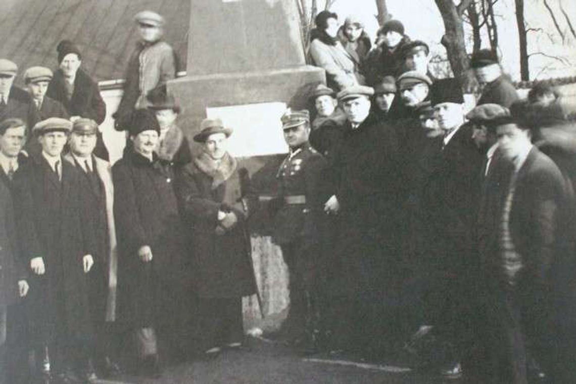 Powstał w 10. rocznicę odzyskania niepodległości. Na tropie obelisku w Baranowie