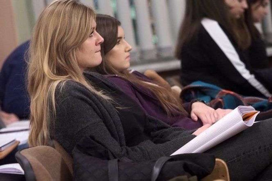 Powtórka przed maturą. W nocy powtarzali materiał z WOS