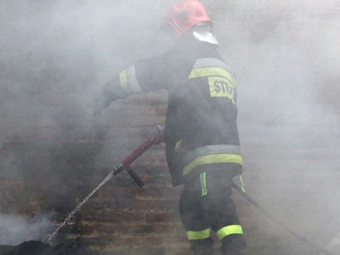 Pożar domu w Babsku. Trzech chłopców trafiło do szpitala Pożar domu w Babsku. Trzech chłopców trafiło do szpitala