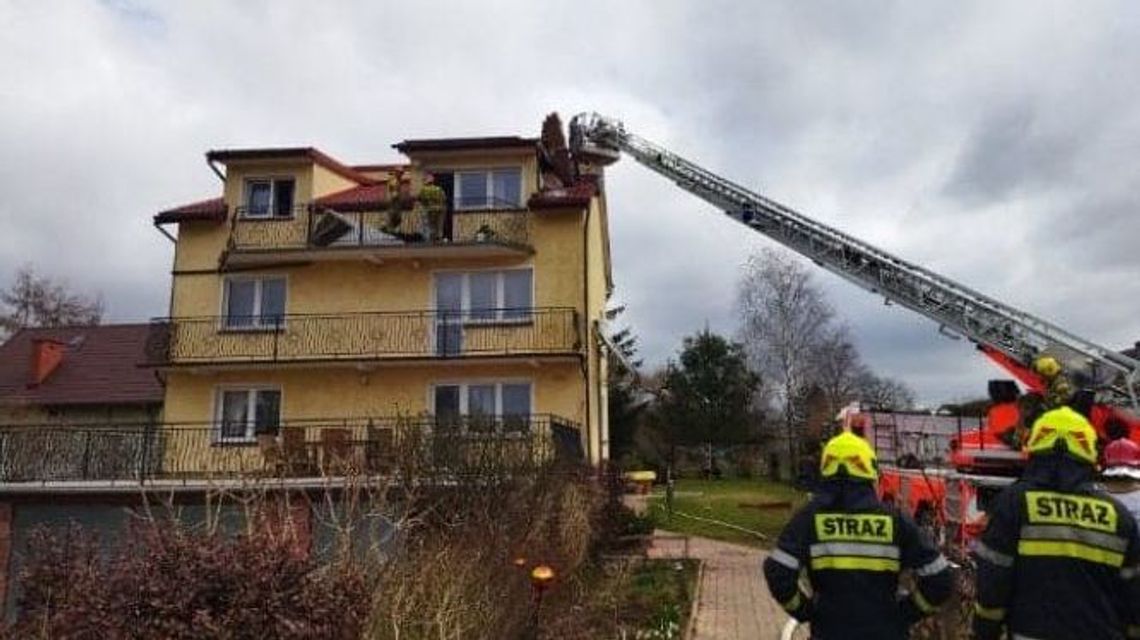 Pożar domu w Dominowie. Mieszkańcom udało się uciec