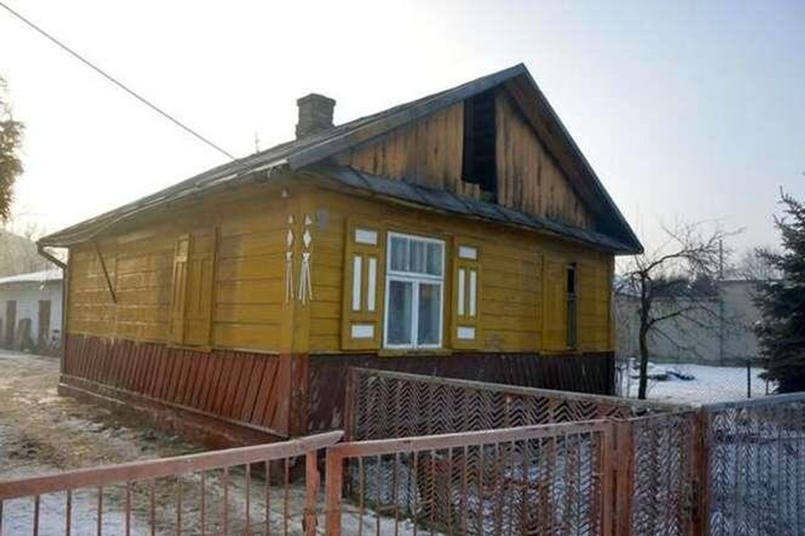 Pożar domu w Parczewie. Napalił w piecu i poszedł Pożar domu w Parczewie. Napalił w piecu i poszedł