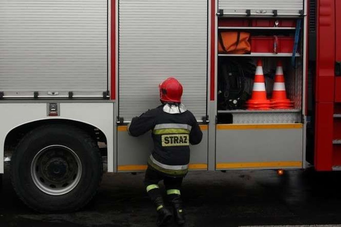 Pożar garażu. Spłonął samochód i skuter