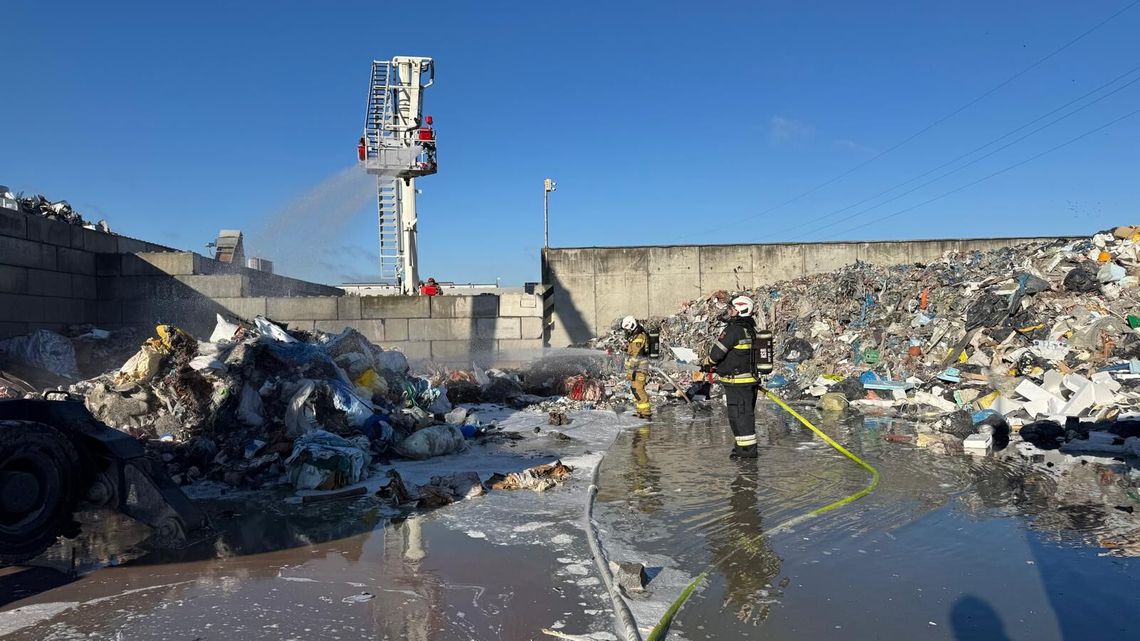 Pożar hałdy śmieci przy Metalurgicznej w Lublinie
