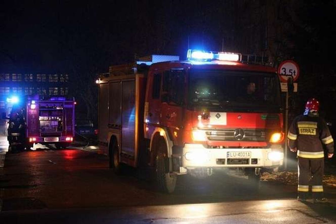 Pożar mieszkania na LSM-ie. Strażacy mieli problem z dojazdem Pożar mieszkania na LSM-ie. Strażacy mieli problem z dojazdem