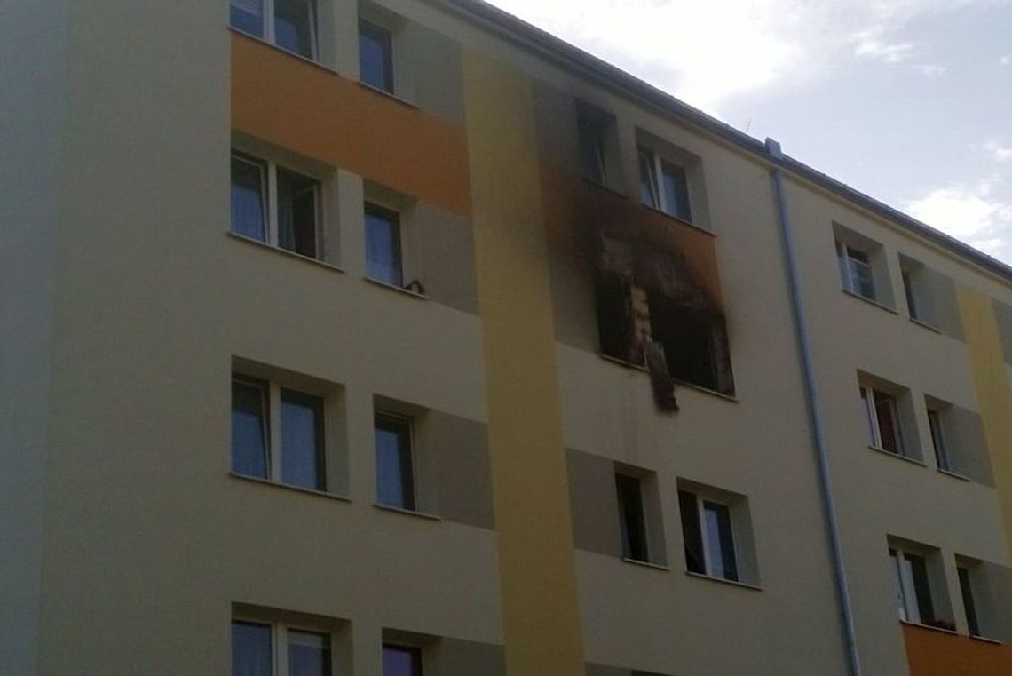 Pożar mieszkania w Puławach. Dramatyczna akcja strażaków