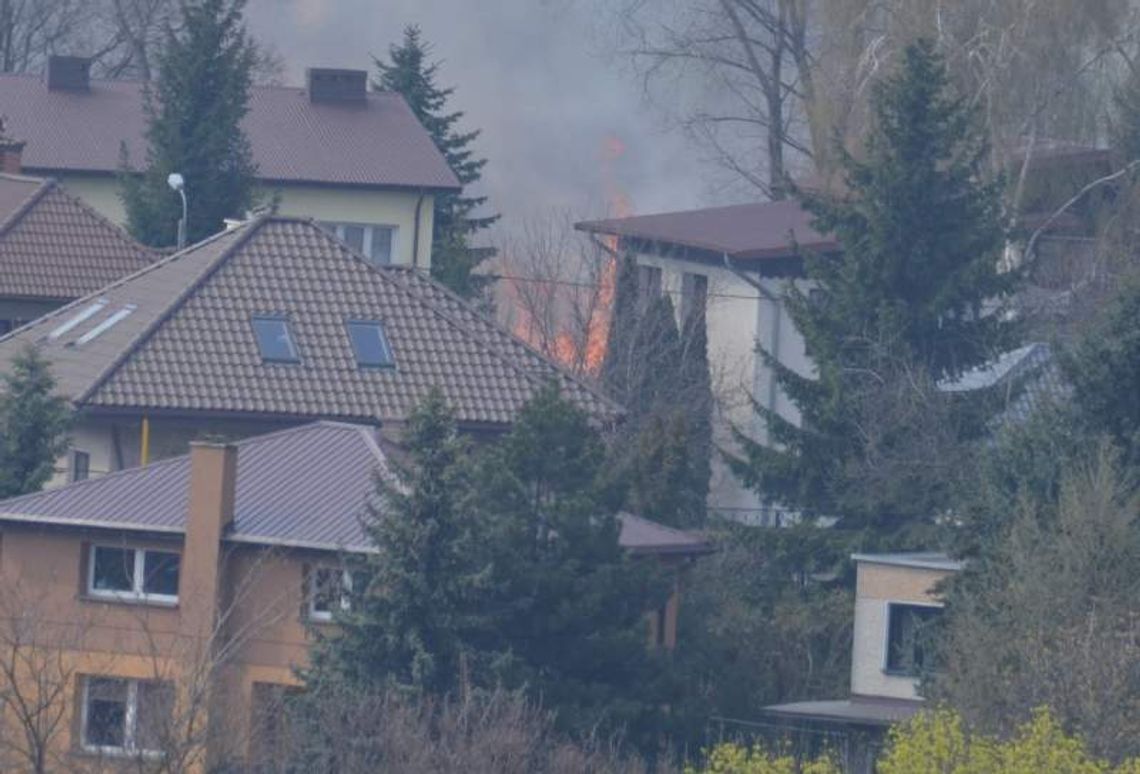 Pożar na górkach czechowskich, palą się trawy Pożar na górkach czechowskich, palą się trawy