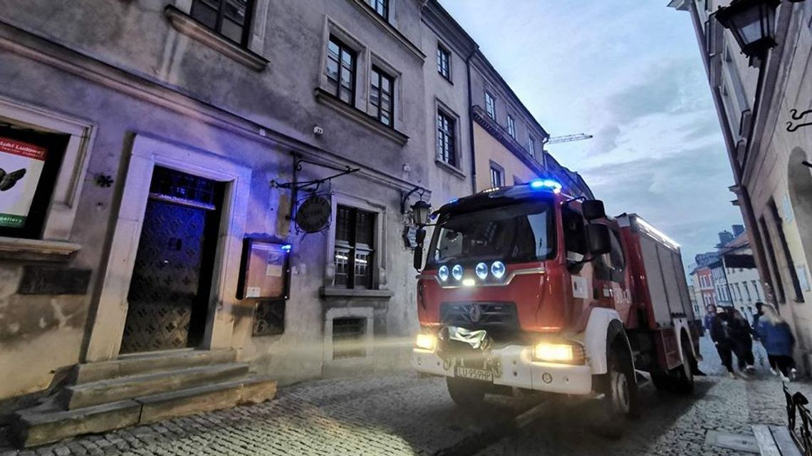 Pożar na Starym Mieście. Interweniują strażacy Pożar na Starym Mieście. Interweniują strażacy