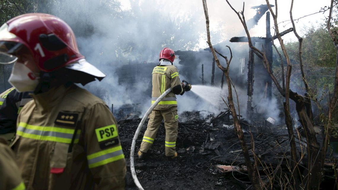 Pożar na terenie ogródków działkowych w Lublinie [zdjęcia]