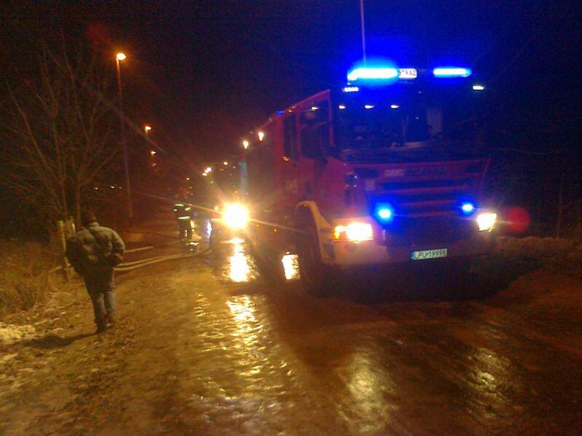 Pożar pustostanu w Puławach