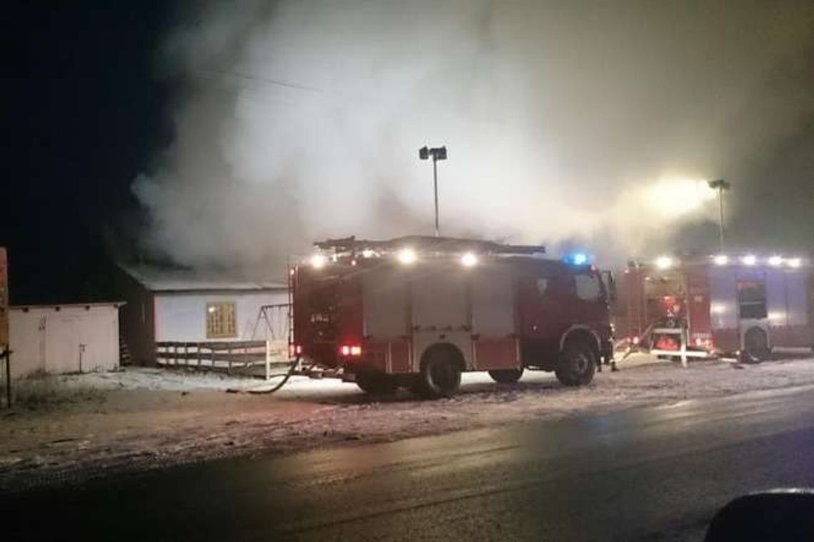 Pożar sklepu w Ludwinowie: Włamywacze podpalili budynek?