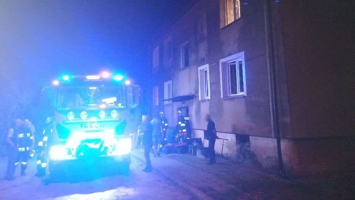 Pożar w bloku. Trzeba było ewakuować sześć rodziń