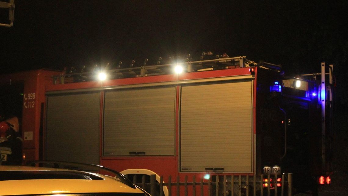 Pożar w Brzozowej Gaci. Zapaliły się śmieci składowane koło pieca