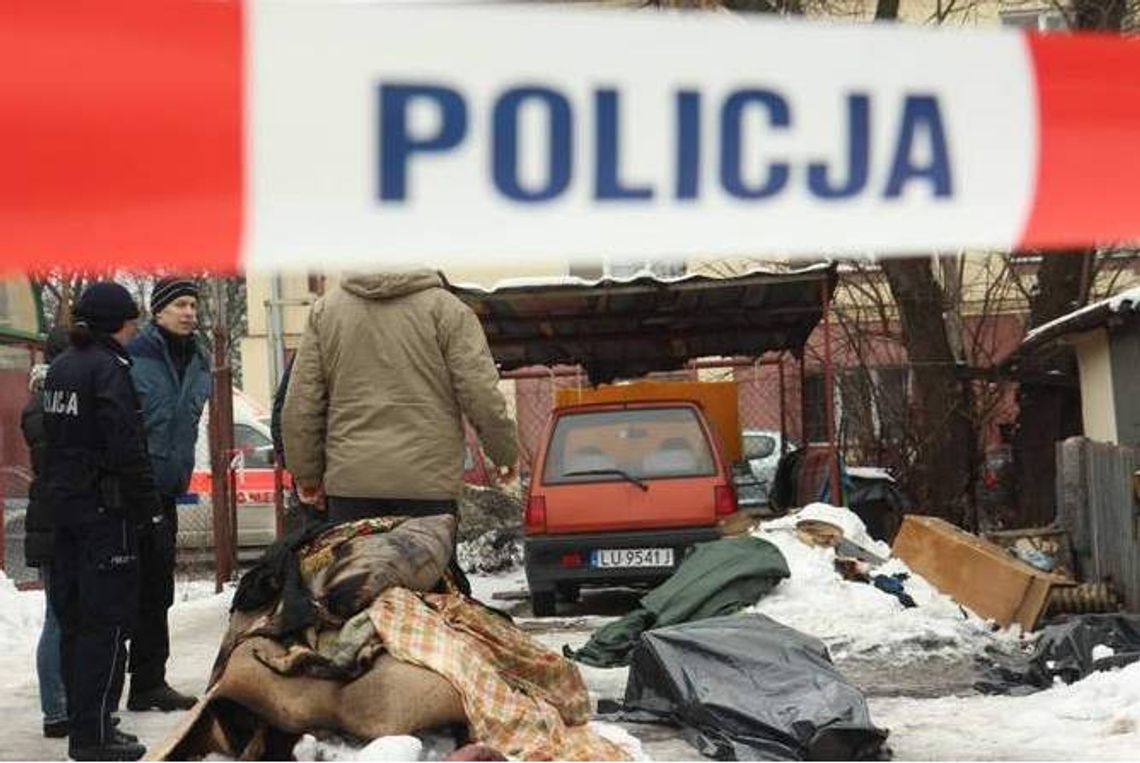 Pożar w kamienicy przy ul. Krochmalnej. Dwie osoby nie żyją (zdjęcia) Pożar w kamienicy przy ul. Krochmalnej. Dwie osoby nie żyją (zdjęcia)