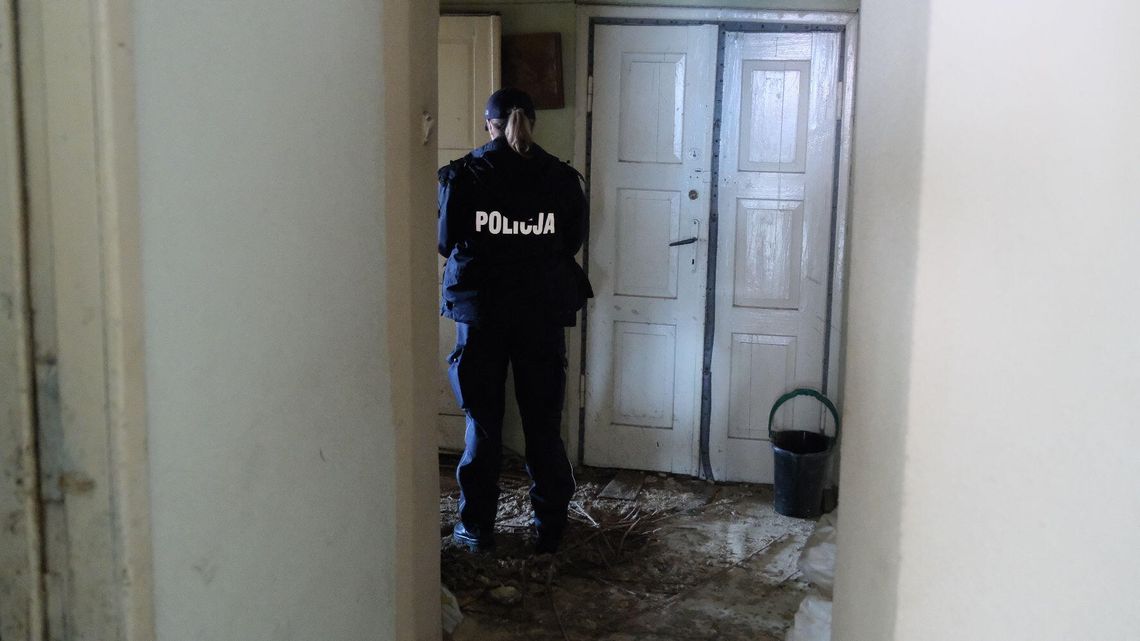Pożar w kamienicy przy ul. Lubartowskiej w Lublinie. Zawalił się strop [zdjęcia]