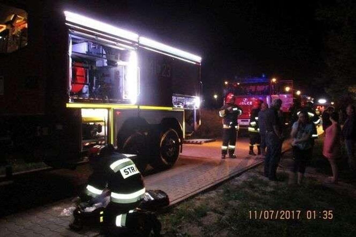 Pożar w Kraśniku. Trzeba było ewakuować 80 osób, pięć jest poszkodowanych (zdjęcia) Pożar w Kraśniku. Trzeba było ewakuować 80 osób, pięć jest poszkodowanych (zdjęcia)