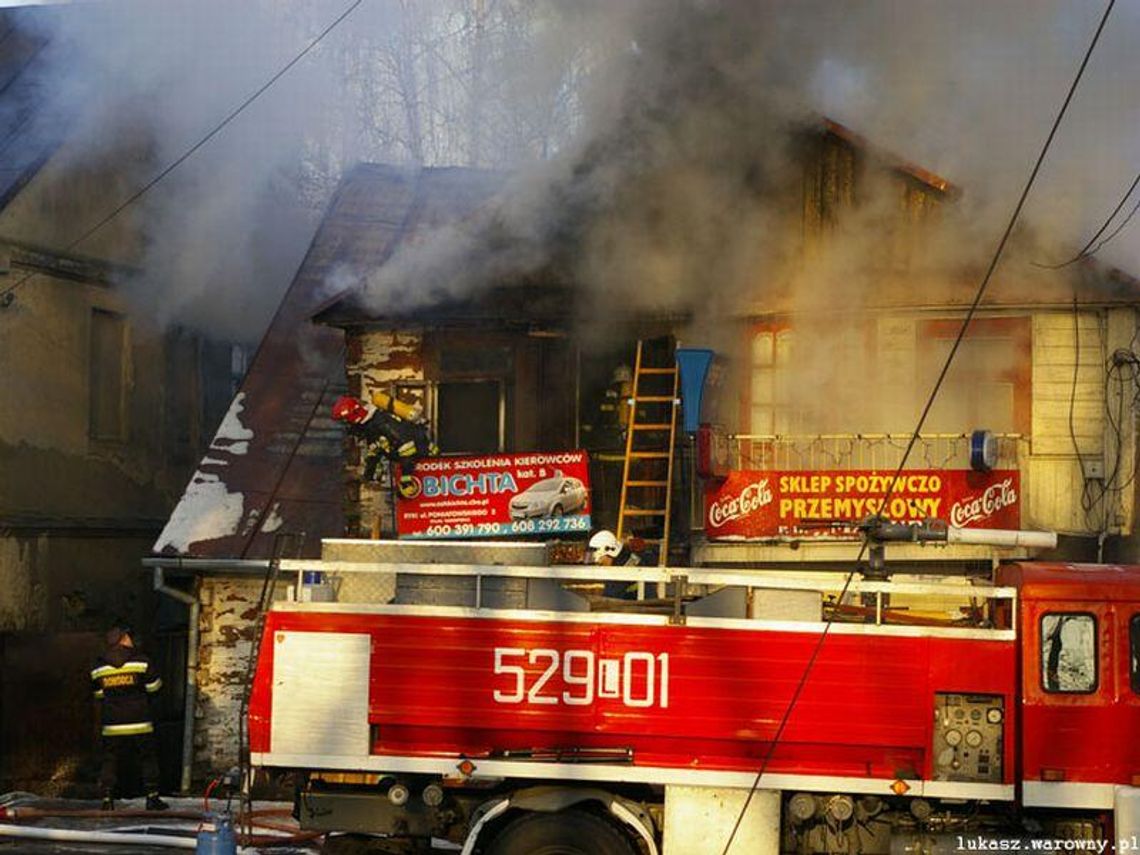 Pożar w Rykach: Trzy osoby poparzone