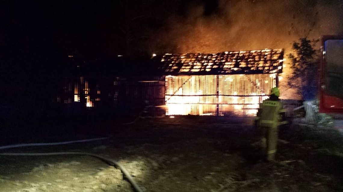 Pożar wybuchł w nocy. Spłonęła stodoła 