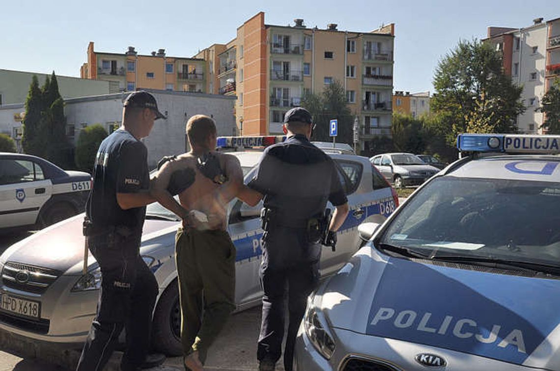 Pożary w lasach w powiecie opolskim. Policjanci zatrzymali 21-latka z Poniatowej Pożary w lasach w powiecie opolskim. Policjanci zatrzymali 21-latka z Poniatowej
