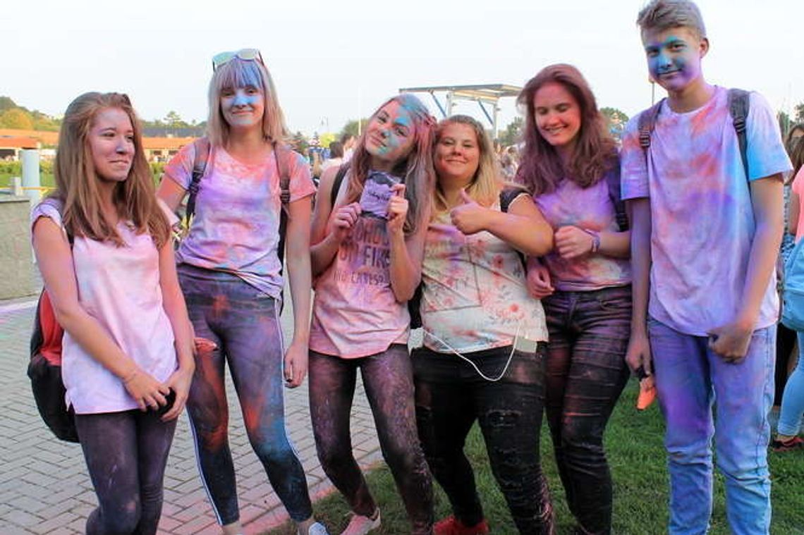 Pożegnanie lata w Puławach: Kolorowe proszki i koncerty [zdjęcia]