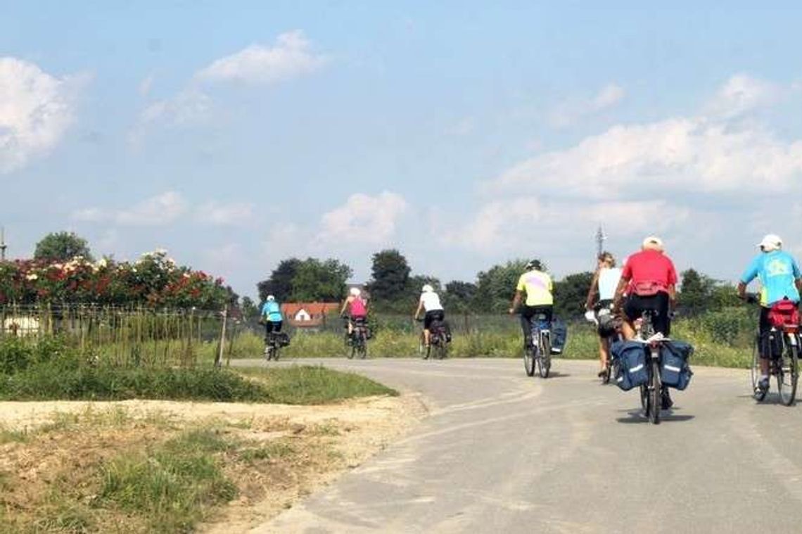 Poznaj Lubelskie: Czerwonym szlakiem różanym na rowerze