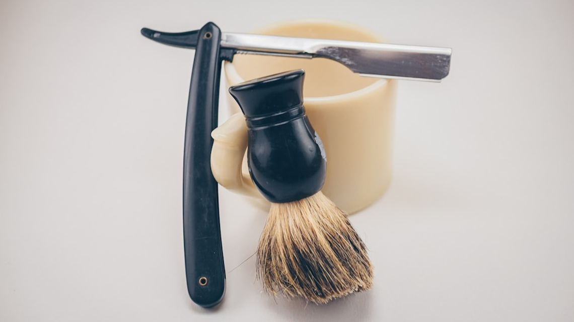 Poznaj zasady tradycyjnego golenia zarostu