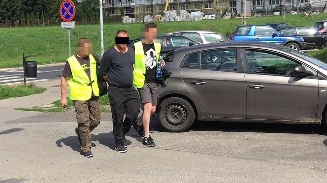Poznała go przez portal erotyczny i zaprosiła do mieszkania. Kolejne problemy 38-latka Poznała go przez portal erotyczny i zaprosiła do mieszkania. Kolejne problemy 38-latka