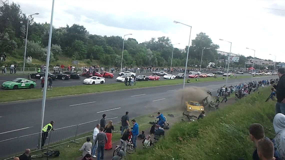 Poznań: Wjechał w tłum sportowym autem. Jest akt oskarżenia (wideo) 