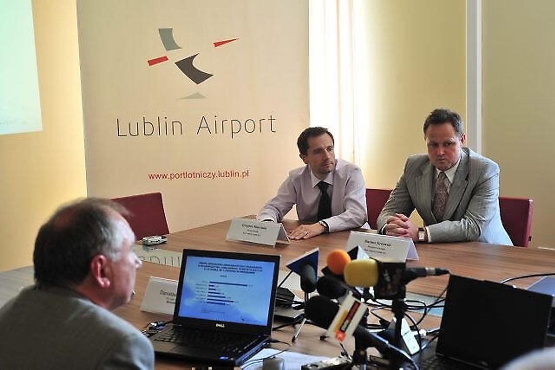 Praca na lotnisku. Port Lotniczy Lublin zasypany podaniami Praca na lotnisku. Port Lotniczy Lublin zasypany podaniami