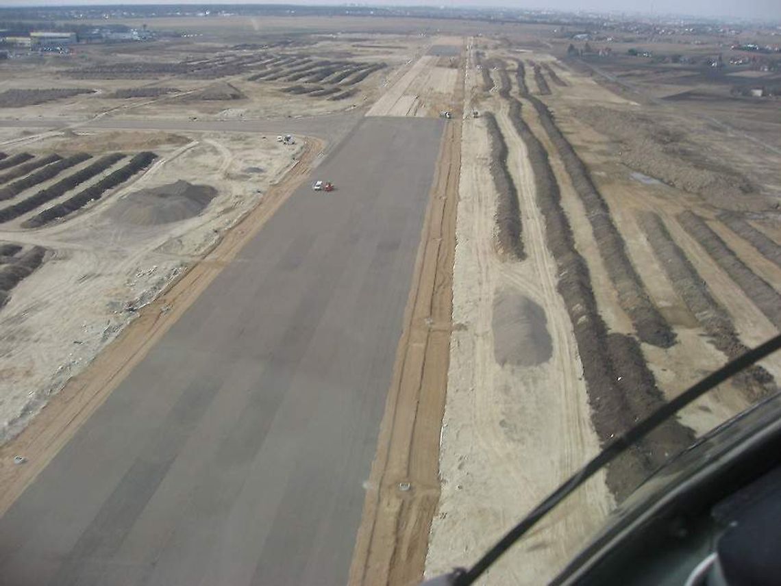 Praca na lotnisku w Świdniku: 1200 osób zgłosiło sie do ochrony