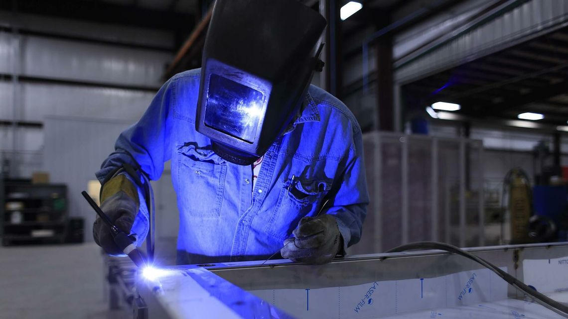 Praca spawacza za granicą. Jakie są zarobki i na jakie dodatki można liczyć? Praca spawacza za granicą. Jakie są zarobki i na jakie dodatki można liczyć?