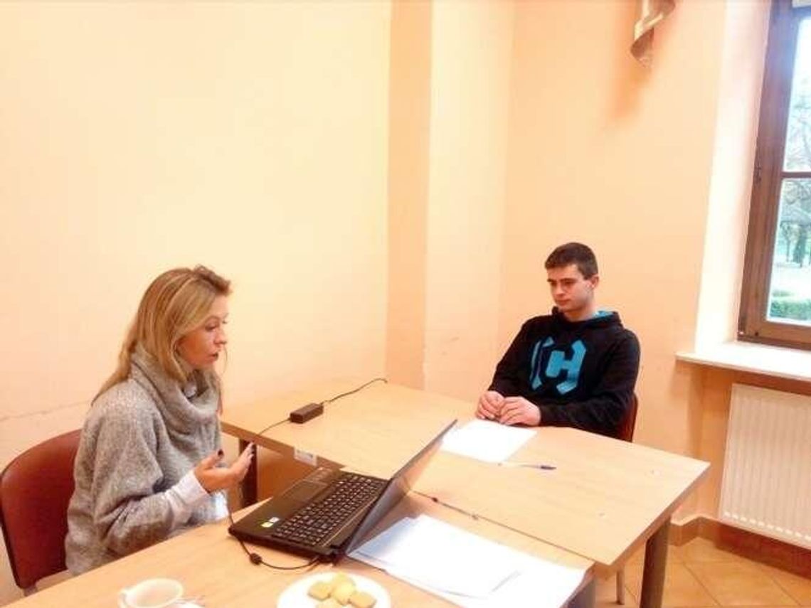 Praca z OHP: dla operatorów koparek i do Niemiec 