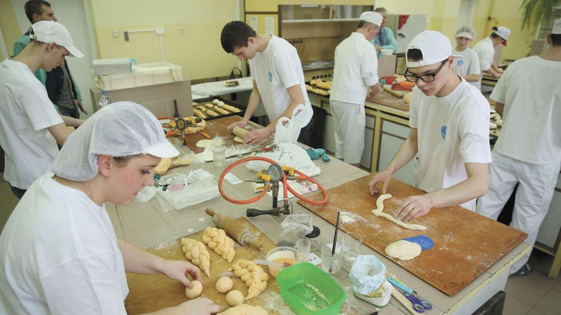 Pracodawcy takich pracowników szukają. Ale chętnych do nauki w szkołach branżowych brakuje Pracodawcy takich pracowników szukają. Ale chętnych do nauki w szkołach branżowych brakuje