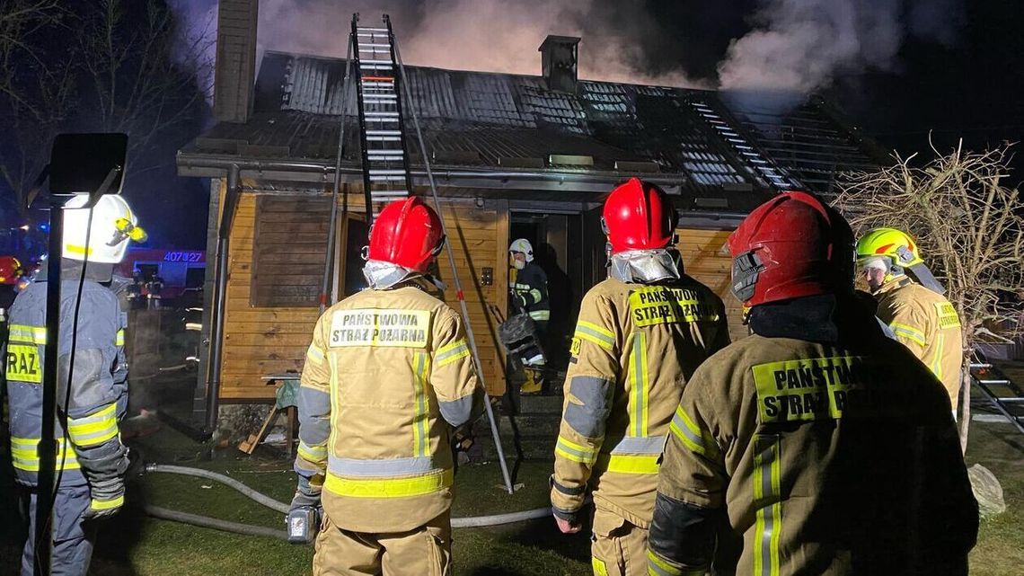 Pracowita Wigilia strażaków. Nie żyje 5 osób Pracowita Wigilia strażaków. Nie żyje 5 osób