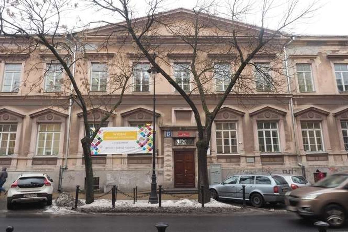 Pracownicy przeciwko sprzedaży budynku Instytutu Pedagogiki UMCS Pracownicy przeciwko sprzedaży budynku Instytutu Pedagogiki UMCS