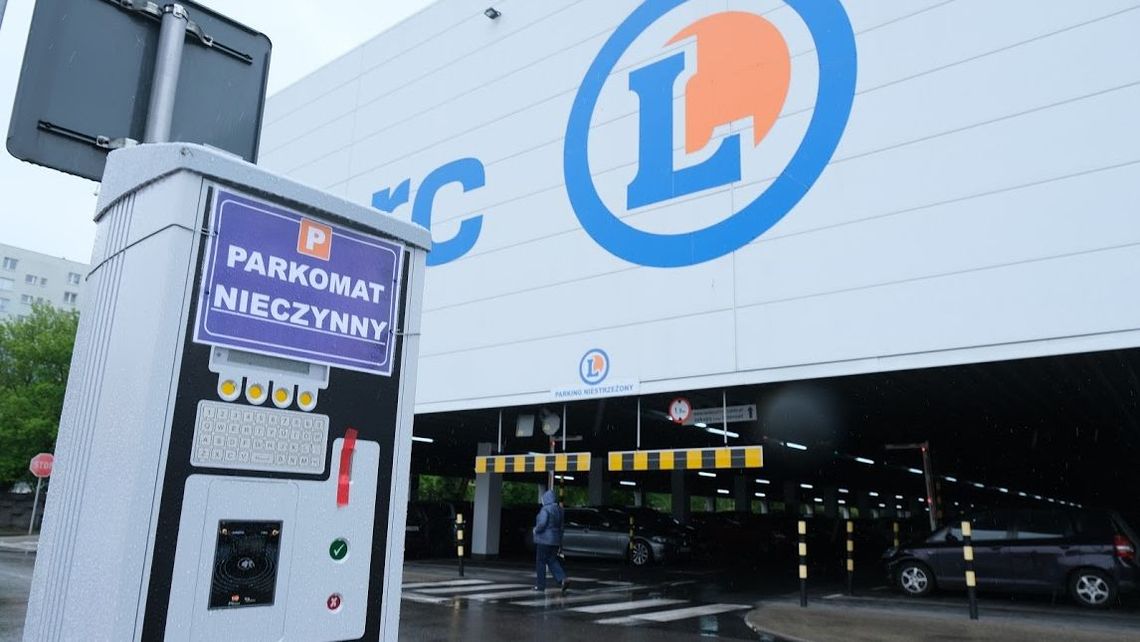 Pracownicy sklepu E.Leclerc w Lublinie boją się zakażenia koronawirusem. Dyrekcja uspokaja Pracownicy sklepu E.Leclerc w Lublinie boją się zakażenia koronawirusem. Dyrekcja uspokaja