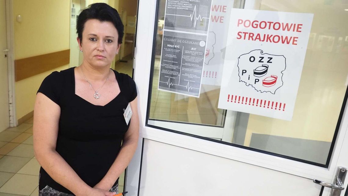 Pracownicy szpitali przyszli do pracy ubrani na czarno. "Czujemy się oszukani"
