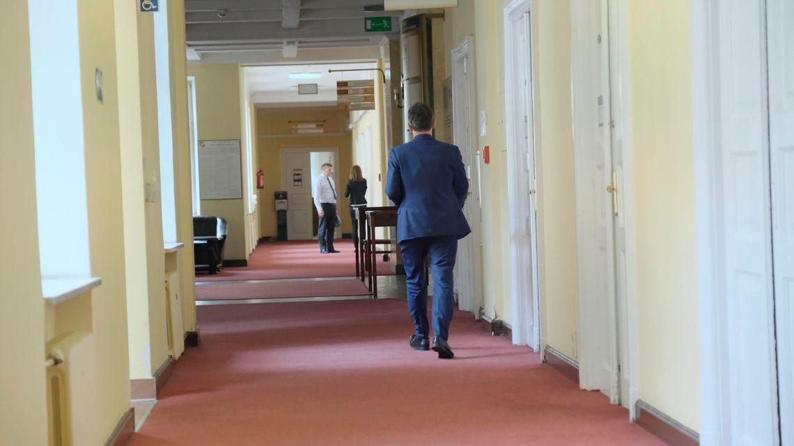 Pracownicy wojewody lubelskiego dostaną podwyżki. Wiemy, o ile wzrosną ich pensje