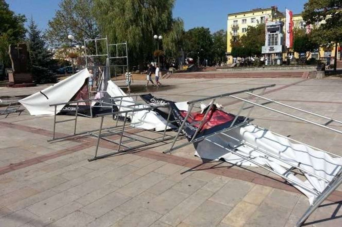 Pracownik UMCS zniszczył wystawę antyaborcyjną w Świdniku Pracownik UMCS zniszczył wystawę antyaborcyjną w Świdniku