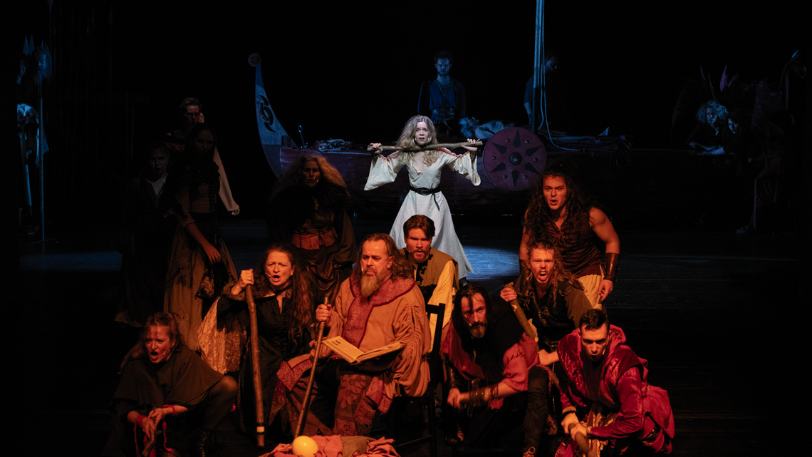 Prapremiera teatralna. Widownia w Lublinie stała się "morzem krwi" Prapremiera teatralna. Widownia w Lublinie stała się "morzem krwi"