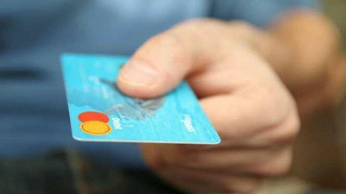 Prawdziwa lekcja zaufania. 45-latek ukradł kartę bankomatową swojej 19-letniej przyjaciółce