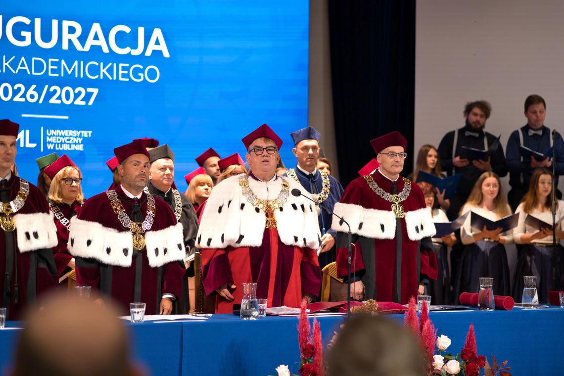 „Prawdziwa siła uniwersytetu zawsze tkwi w ludziach”. Inauguracja roku akademickiego na Uniwersytecie Medycznym