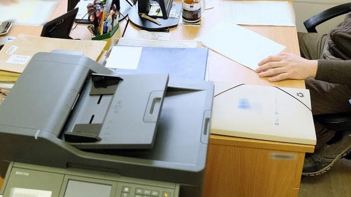 Prawnik z Lublina zasypał samorządy mailami. I udało mu się przekonać niektóre gminy