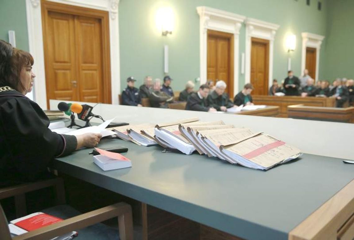 Prawo jazdy za łapówki w WORD. Ruszył proces w sądzie. 37 oskarżonych Prawo jazdy za łapówki w WORD. Ruszył proces w sądzie. 37 oskarżonych