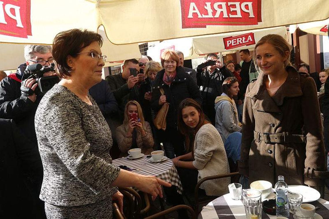 Premier Kopacz w Lublinie: Spotkanie ze studentami i spacer po Starym Mieście Premier Kopacz w Lublinie: Spotkanie ze studentami i spacer po Starym Mieście