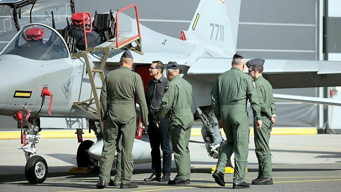 Premier Morawiecki gości na Lubelszczyźnie. W dęblińskiej Szkole Orląt mówił o bezpieczeństwie Premier Morawiecki gości na Lubelszczyźnie. W dęblińskiej Szkole Orląt mówił o bezpieczeństwie
