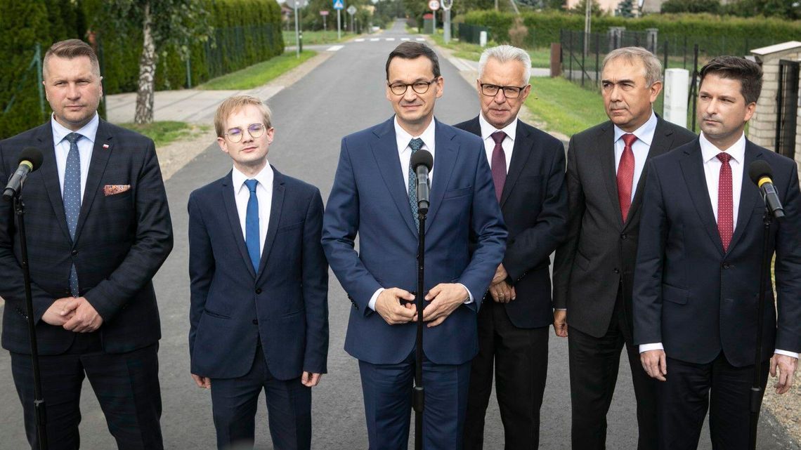 Premier Morawiecki zachwycony drogami w gm. Jastków [zdjęcia]