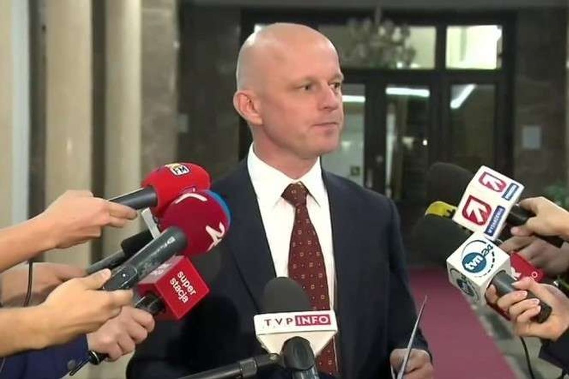 Premier pożegnała ministra finansów. Zmiany w rządzie Beaty Szydło