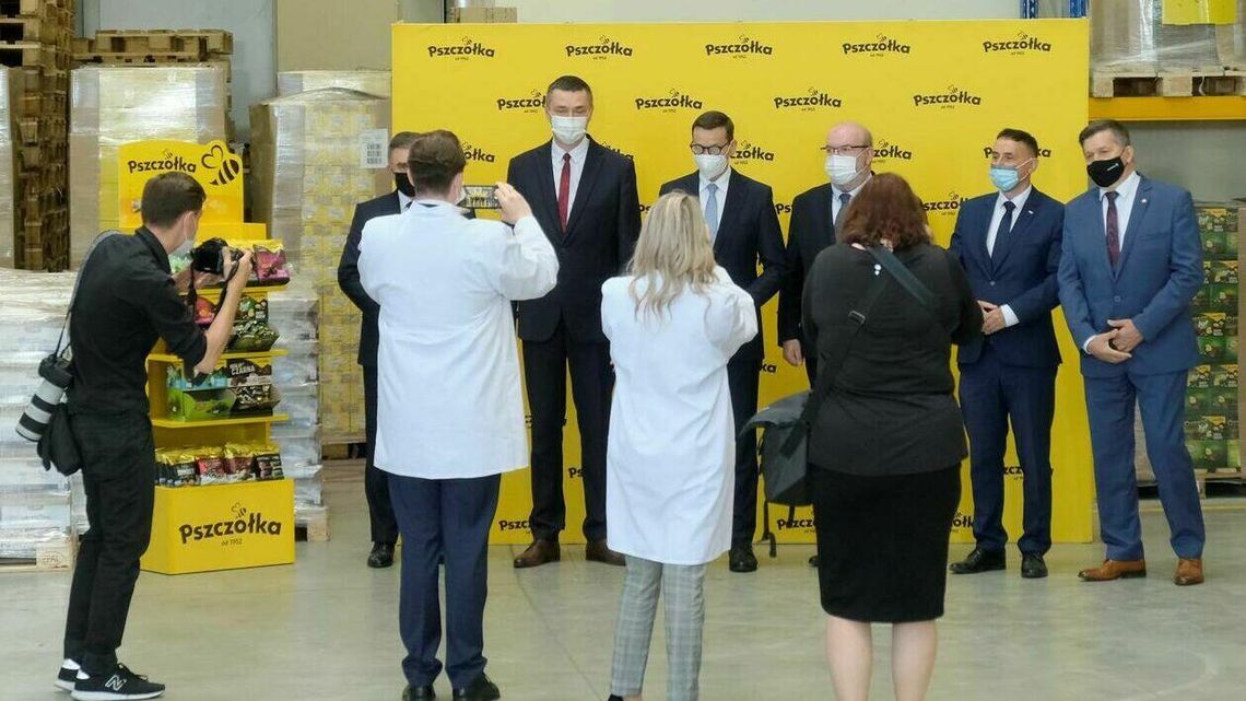 Premier w Świdniku o pieniądzach, a w Lublinie o tym, jakie cukierki dawał kolegom