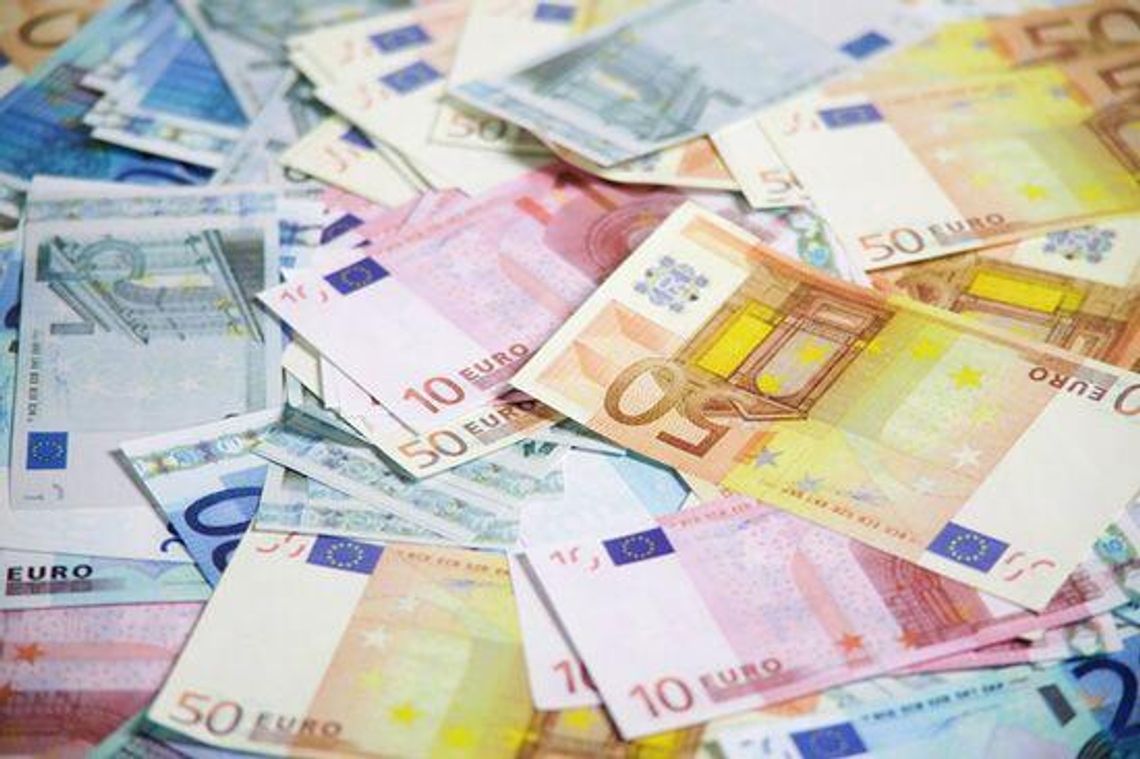 Premier Włoch: Urzędnikom nie wolno przyjmować prezentów za ponad 150 euro