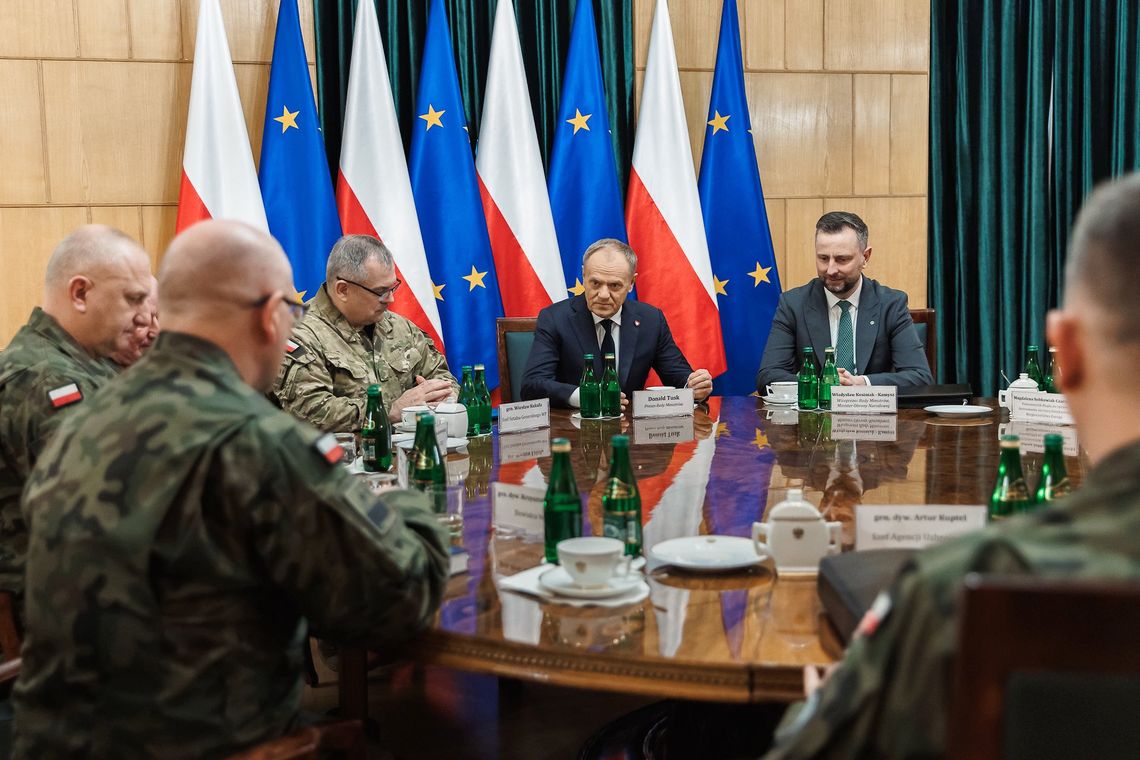 Premier zapowiada uruchomienie programu „Polska Zbrojna”. Rząd przyjmie specjalną uchwałę
